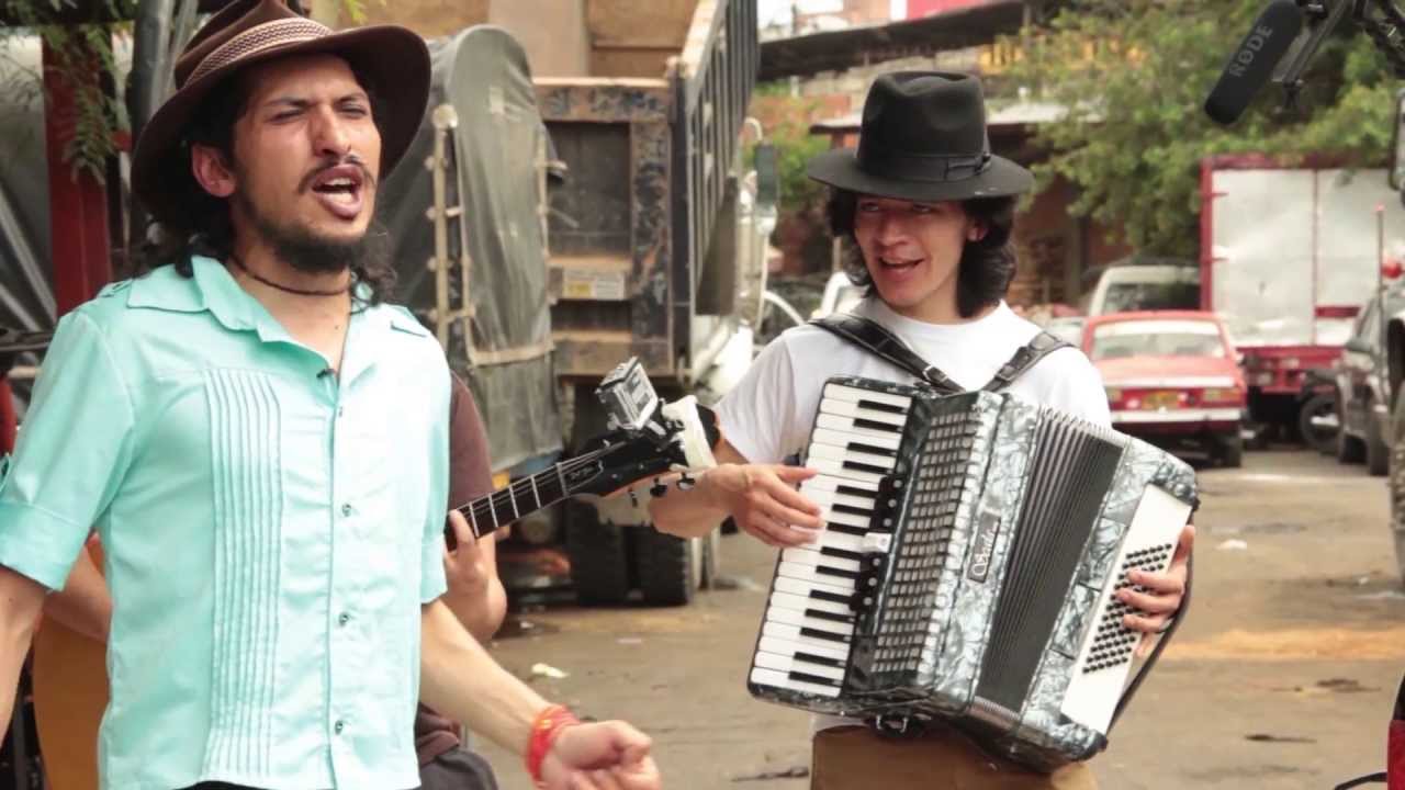 Bambarabanda, Aromas de Carnaval [Multitoma]