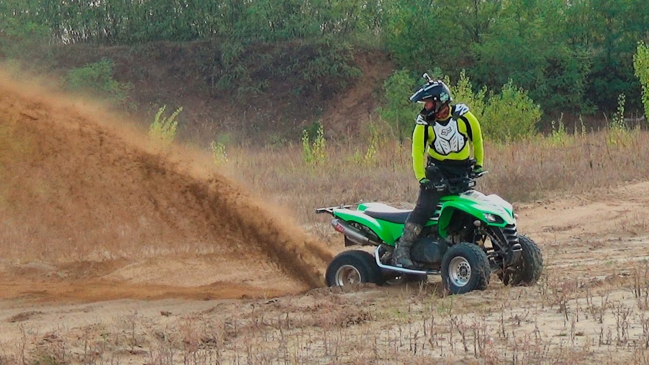 Kawasaki KFX 700 in the sand