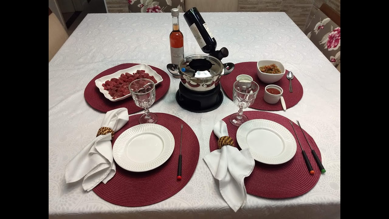 Fondue de carne ao vinho