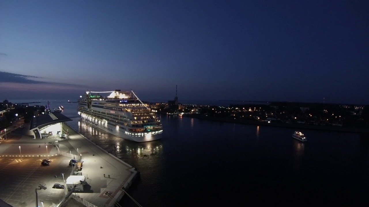 Warnemünde, Germany - Time Lapse of the Norwegian Breakaway's Maiden Departure from Warnemünde
