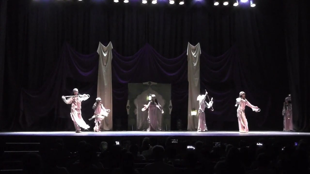 Raks al assaya - Infantiles Funcion anual 2025 Nahnu academia de danzas arabes. 