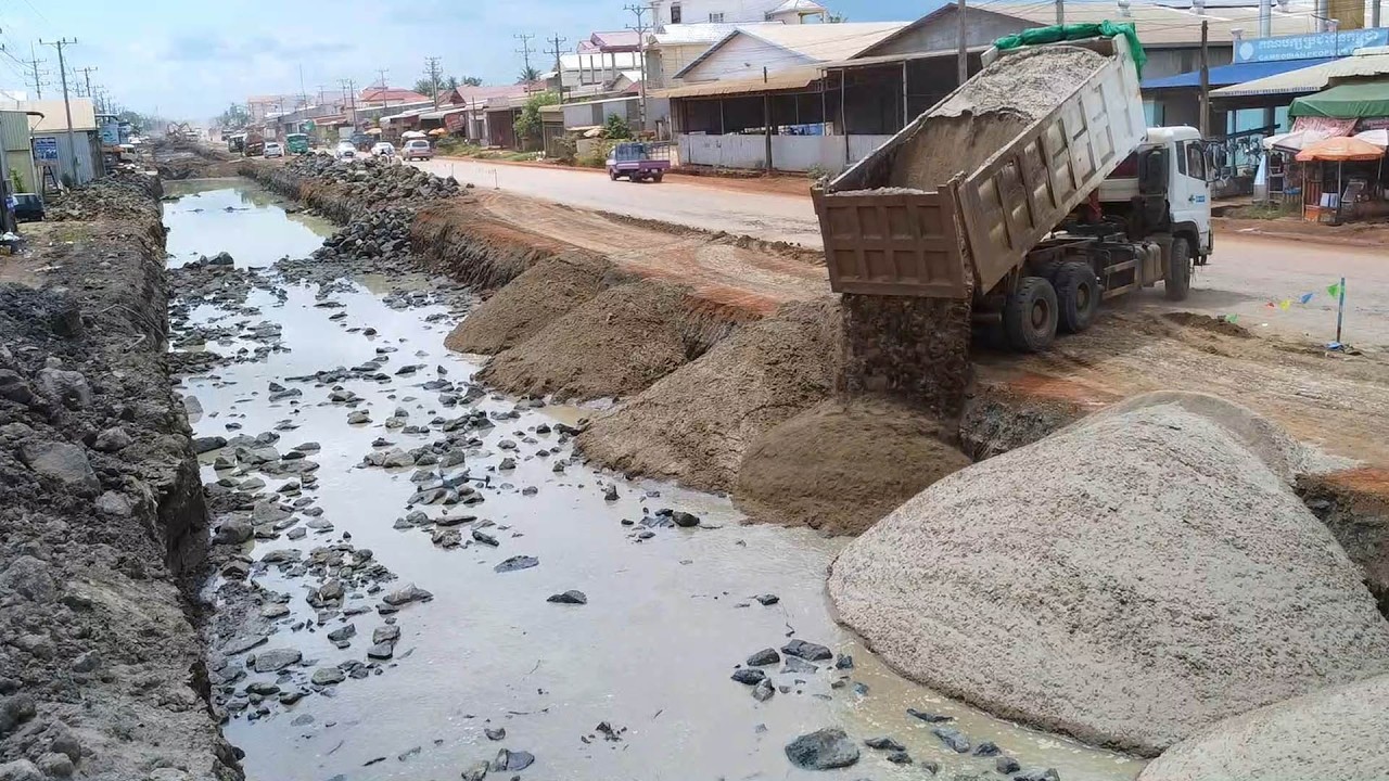 The Best Bulldozer To Build The Foundation Of a New Road! Delete the long canal.