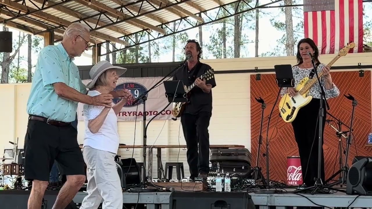 Country Clash-Last Dance With Mary Jane
