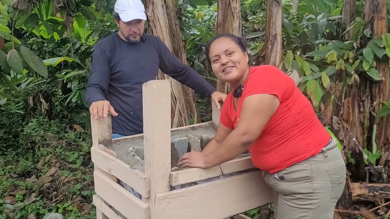Proyecto de Ayuda Social. Casa 6 x 4. Colocacion de ventanas de vidrio. 🏡
