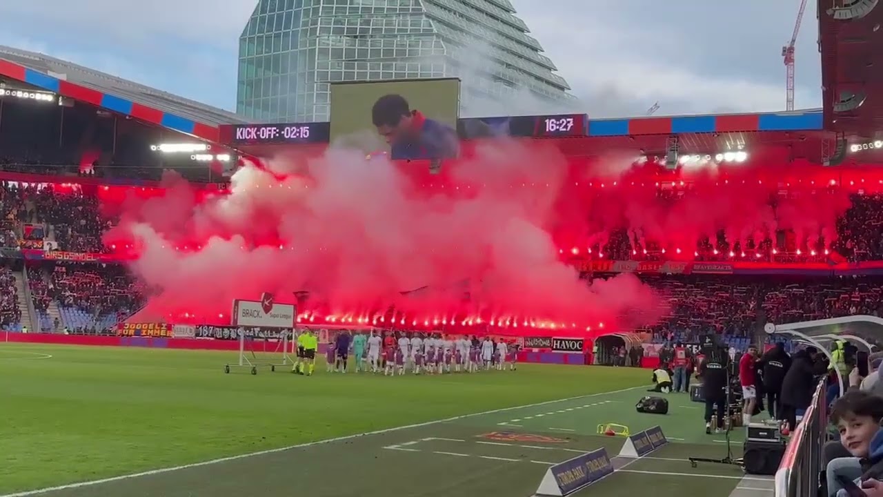 Muttenzerkurve Basel Pyroshow Intro im Topspiel gegen Thun | FC Basel vs. FC Thun | 01.02.26 #ultras