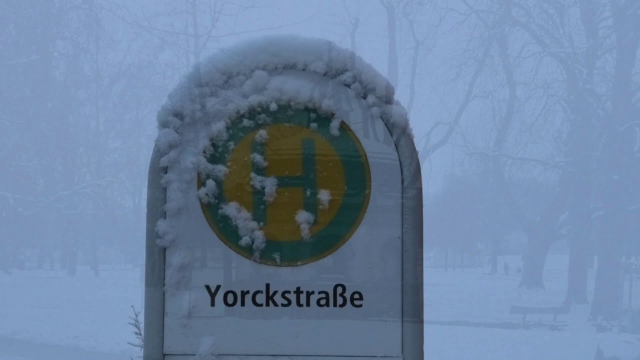 Straßenbahnen im Schnee (HAVAG Halle)