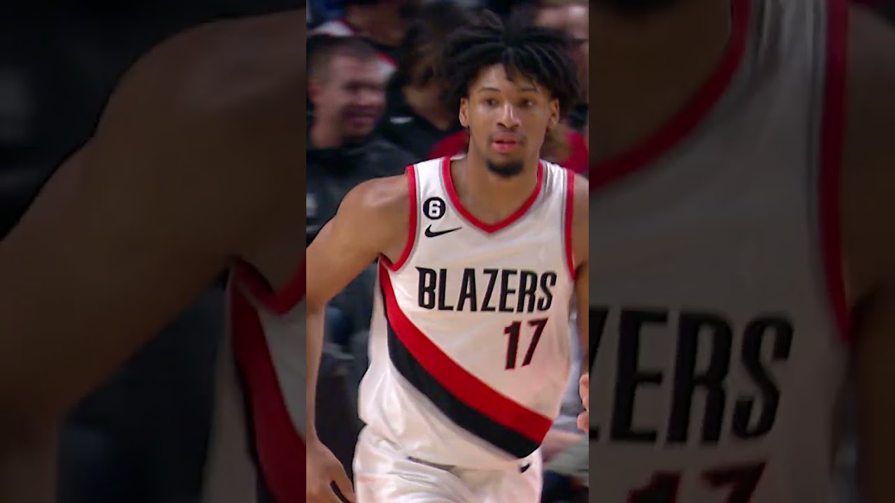 🤯 WILD SHAEDON SHARPE THROWDOWN 🤯 | #shorts #nba #dunk #trailblazers