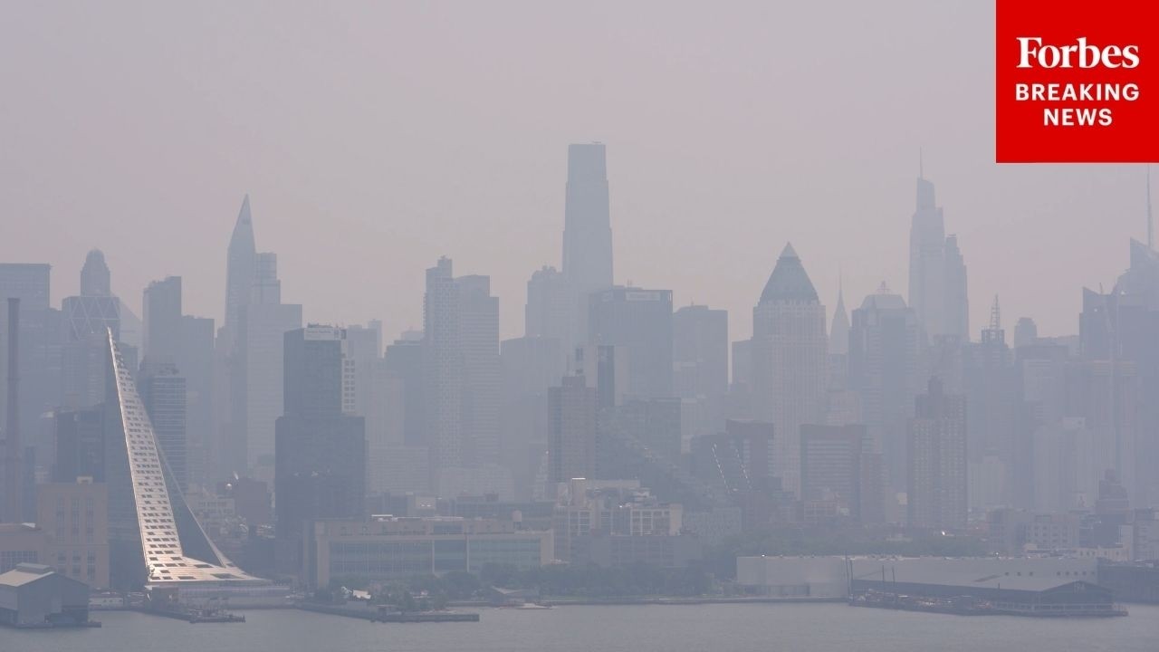Thick Smoke Envelopes New York City As Canadian Wildfires Trigger Air Quality Alerts In US