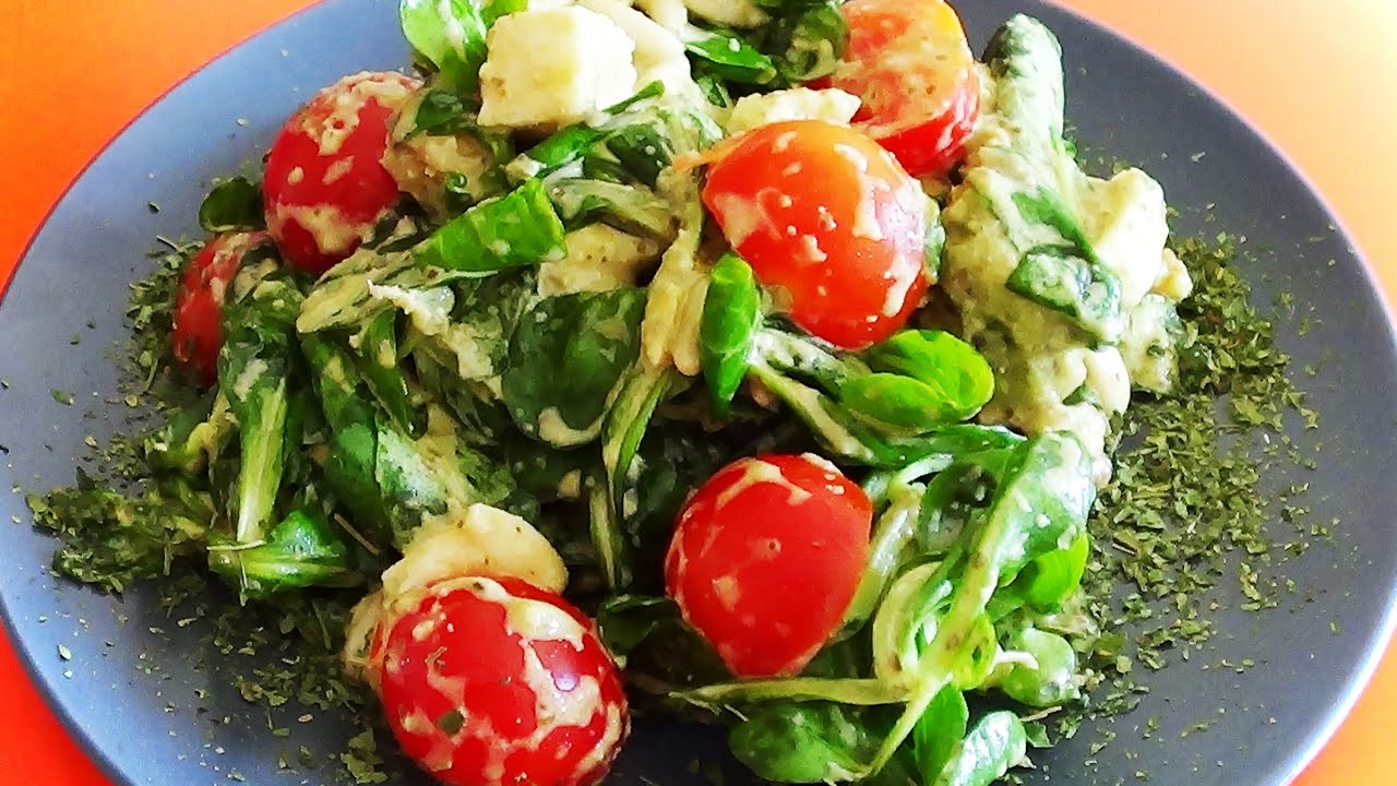Ensalada verde al pesto