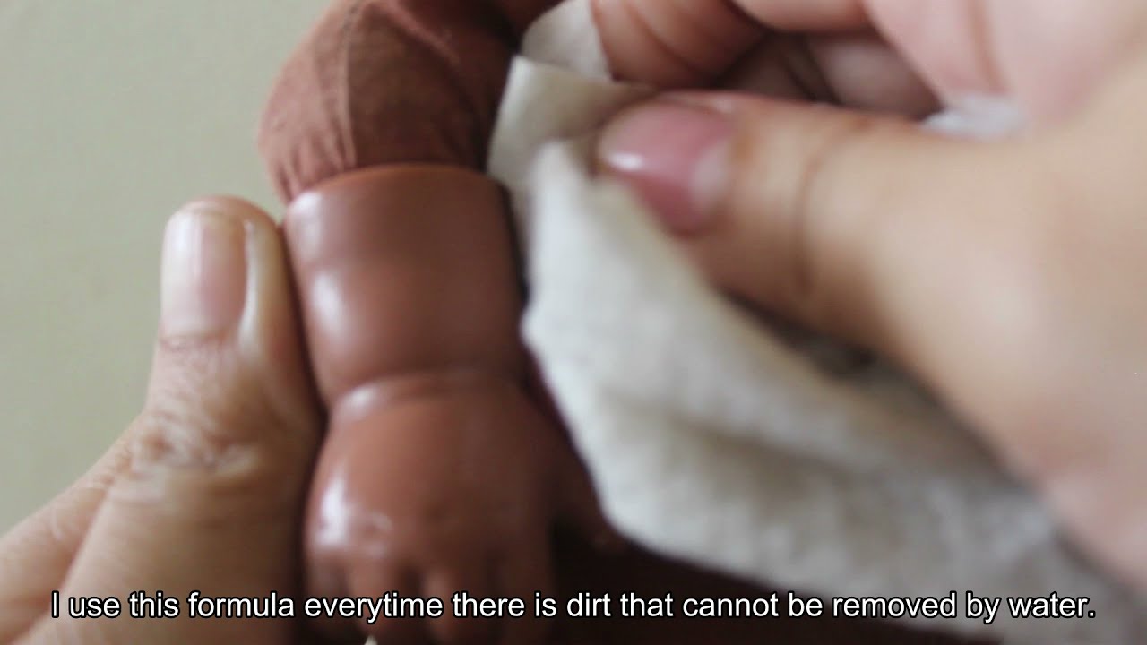 How to clean doll's skin using my DIY miracle cleaner. #doll #restoration #removeinkmarks #clean