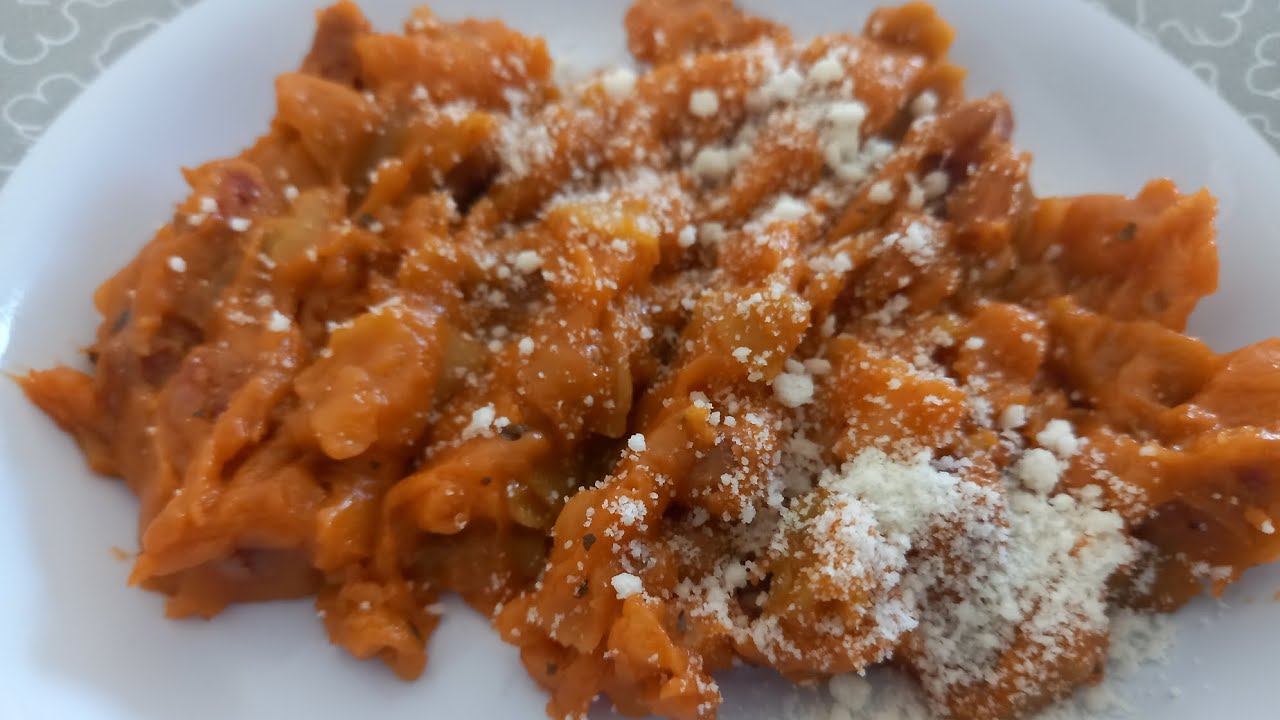 Pasta con tomate y chorizo con mambo @lasrecetasdenineta