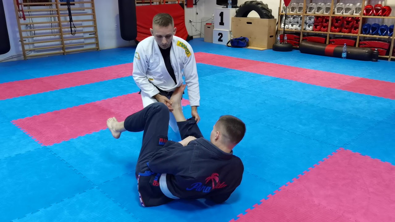 Obalenie z uchwytu 2 na 1 do legdraga | technika BJJ