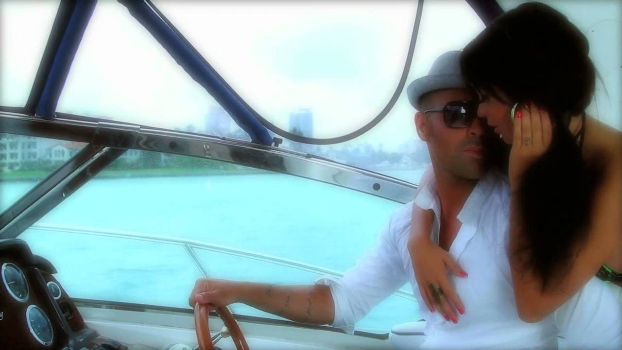 Sofiane - Dingue de toi (Nabi... Nabilla) - Clip officiel
