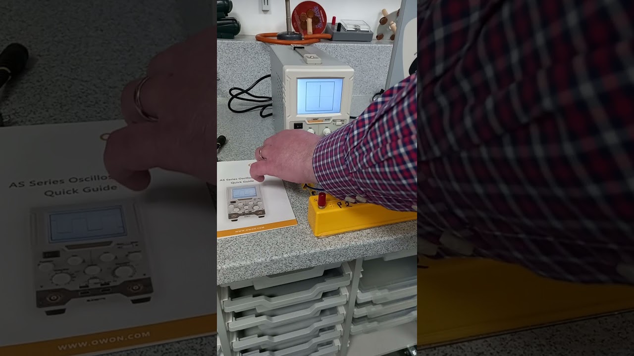 The Oscilloscope. Switching timebase off and the result for AC and DC signals.