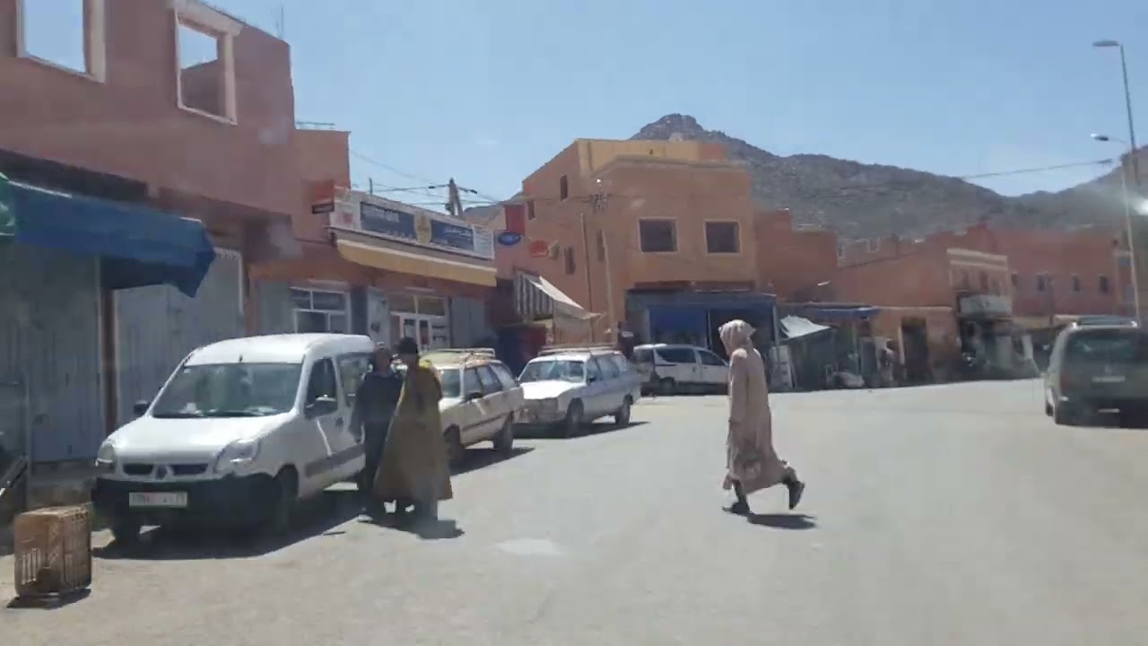 Trafaout Maroc retour à Tiznit Maroc pour faire réparer  mon siège conducteur que mon chien à manger