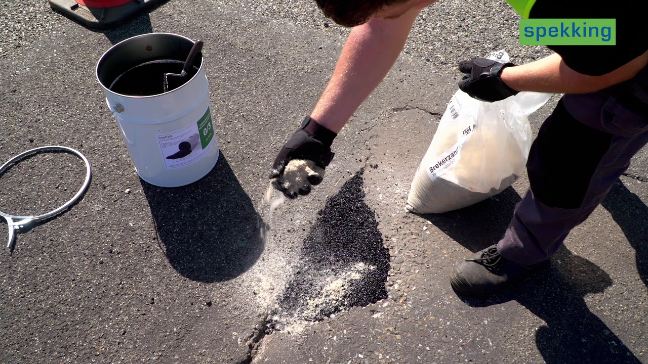 Instructie aanbrengen Spekking IsoFalt reparatie asfalt