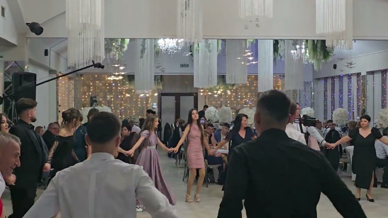 Formatia de la Bragadiru Tr- Dans popular Maneaua