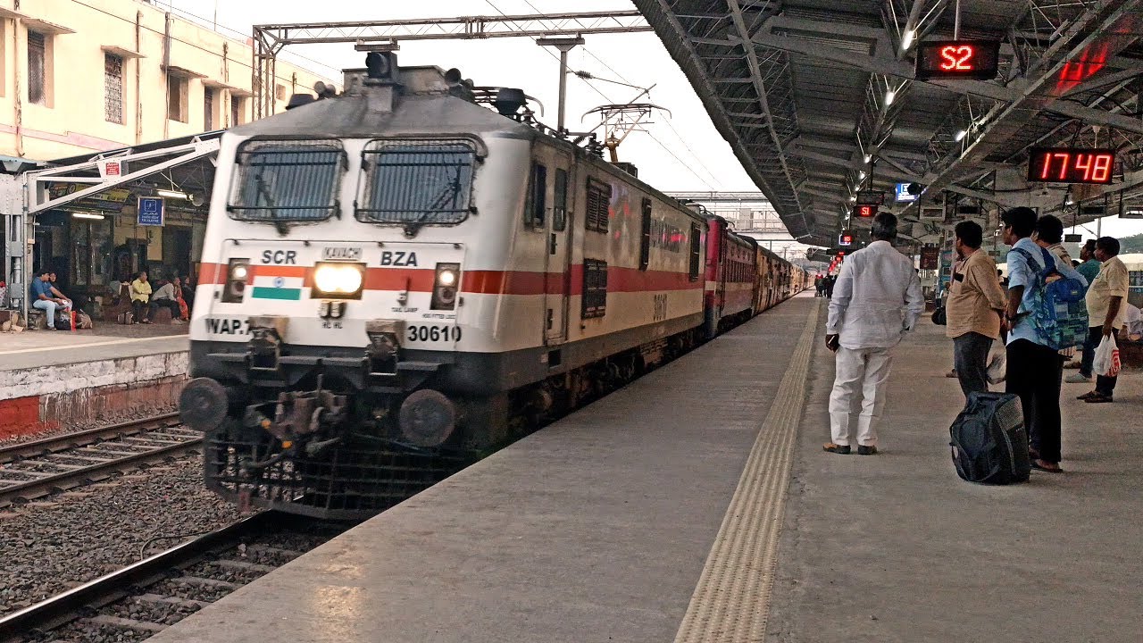 17480/Tirupati - Puri Express at Tenali Junction | Indian Railways