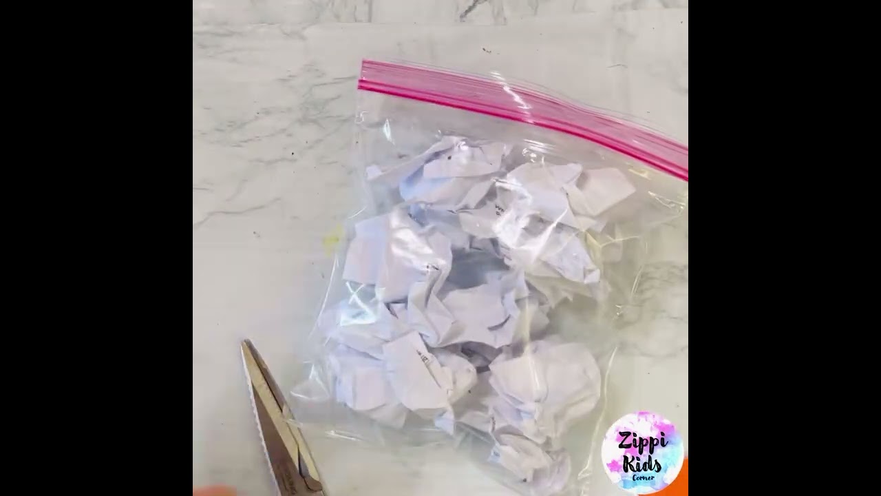 How about this super easy and cute snowman in a bag winter craft for preschool and kindergarten ...