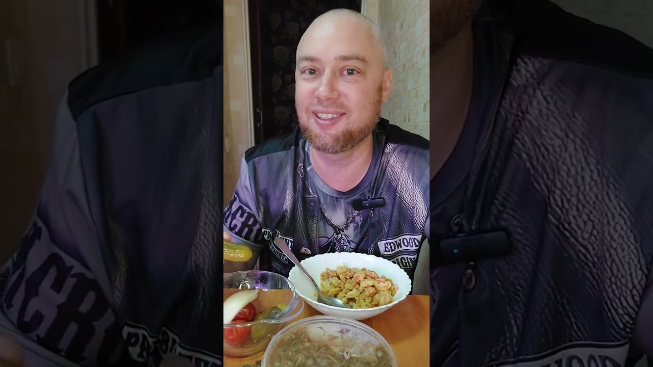 Макароны по флотски и холодец с горчицей и хреном. Мукбанг, еда на камеру. 