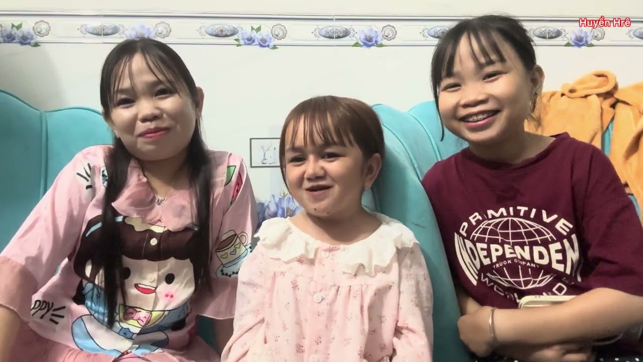 Huyền Hr&ecirc; lo lắng v&agrave; cập nhật t&igrave;nh h&igrave;nh lũ lụt ở Quảng Ng&atilde;i