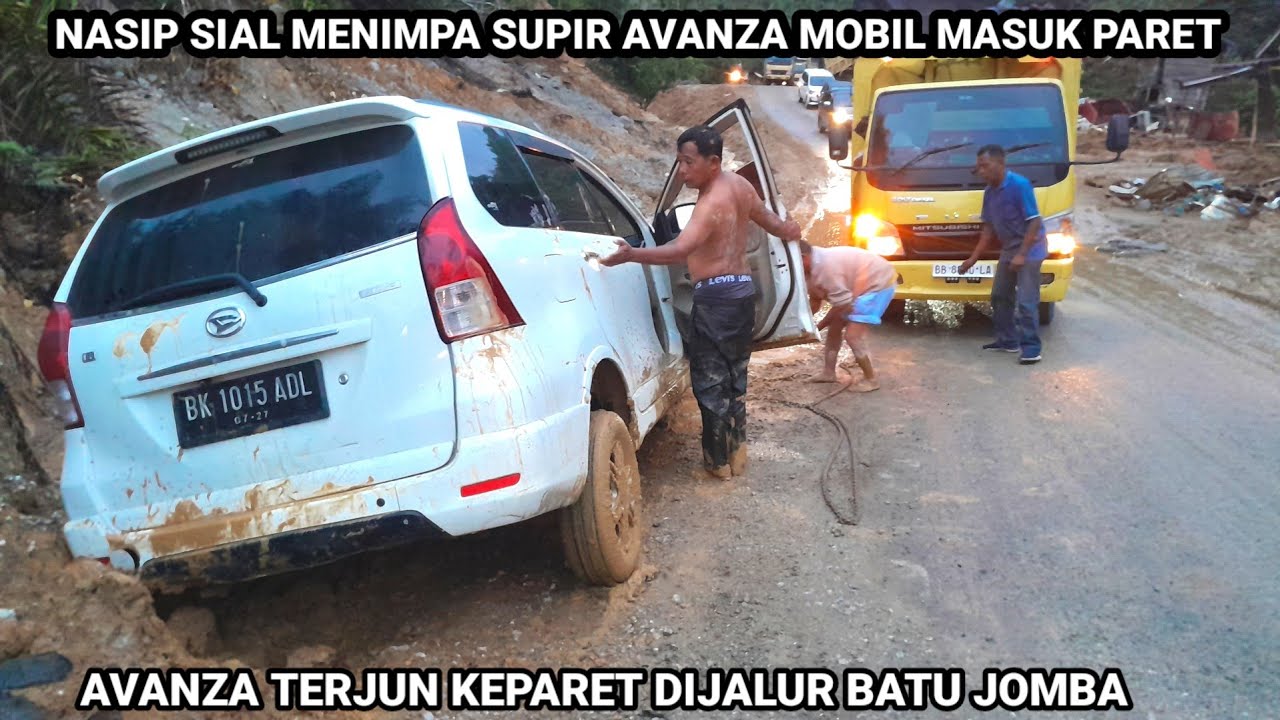 Batu Jomba Terbaru || Kejadian Tadi Sore Avanza Terjun Ke Dalam Paret