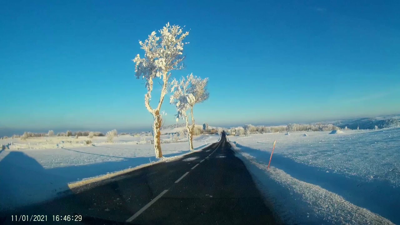 Paysage givr&eacute; au soleil sur la commune de St-Jeures et le Mazet-St-Voy le 11/01/2021