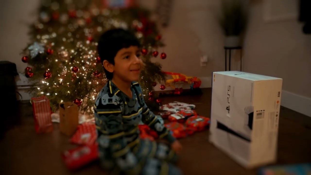  Navidad Mágica: Mikel Abriendo Regalos de Santa