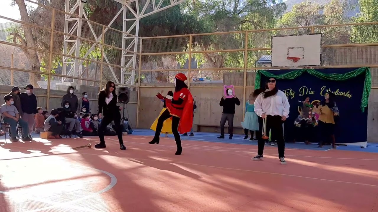 shrek día del estudiante !!