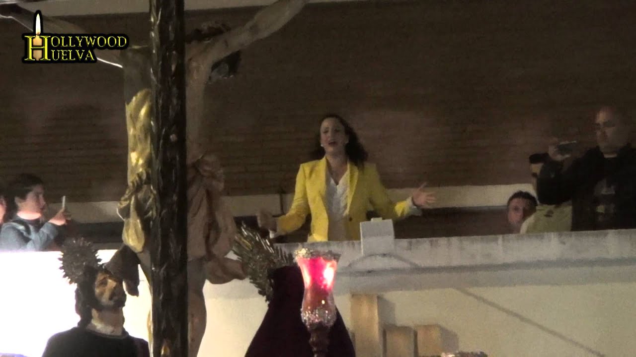Beatriz Romero saeta al Cristo del Perdón Lunes Santo 2014 (Hollywood Huelva)