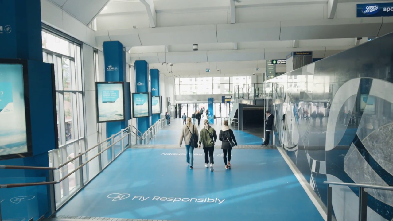 KLM Entrance Impact at Oslo Central Station | JCDecaux Norway