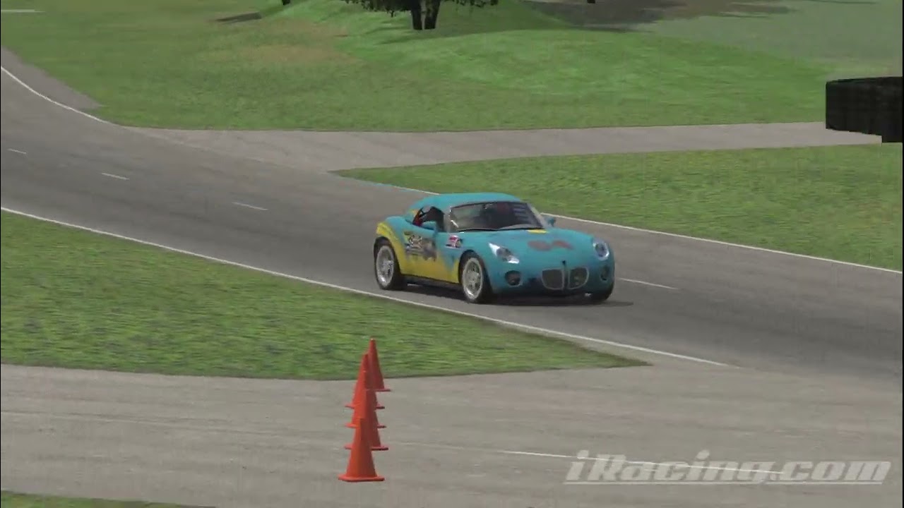5 Reasons The Pontiac Solstice Is The BEST Car iRacing Has Ever Had