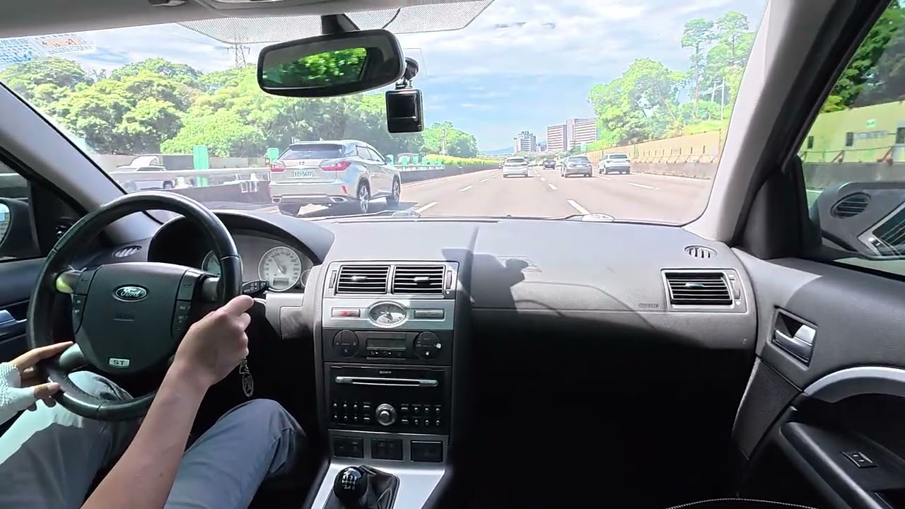 FORD MONDEO III ST220 Driving at highway in Taiwan (JiangZiChui~YingGe) ST220 高速駕駛體驗 (64快江子翠~二高鶯歌系統)