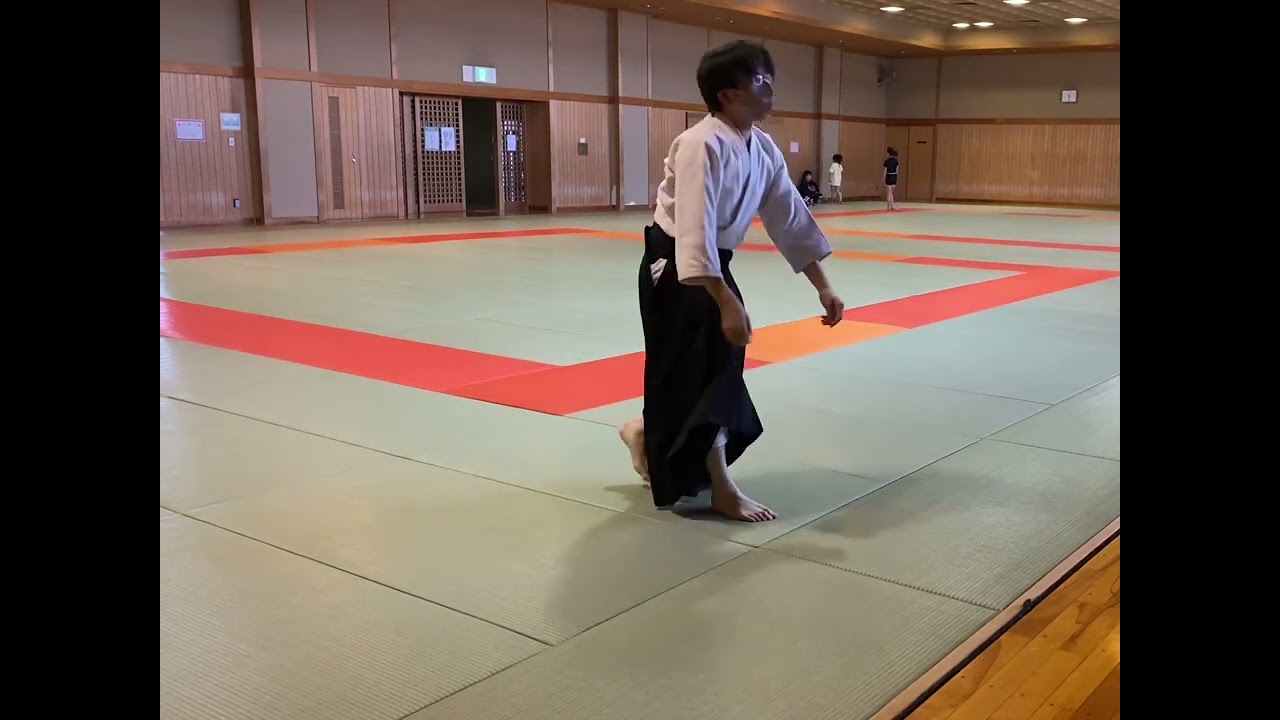 〈AIKIDO〉A rolling rock never stops. 〈UKEMI〉【合気道】転がる岩は止まらない。【受身】
