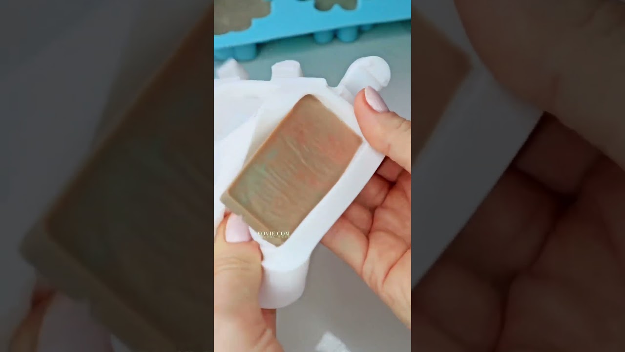 making soap bar #art #soapbar #makingsoap #sustainable #barsoap #diysoap