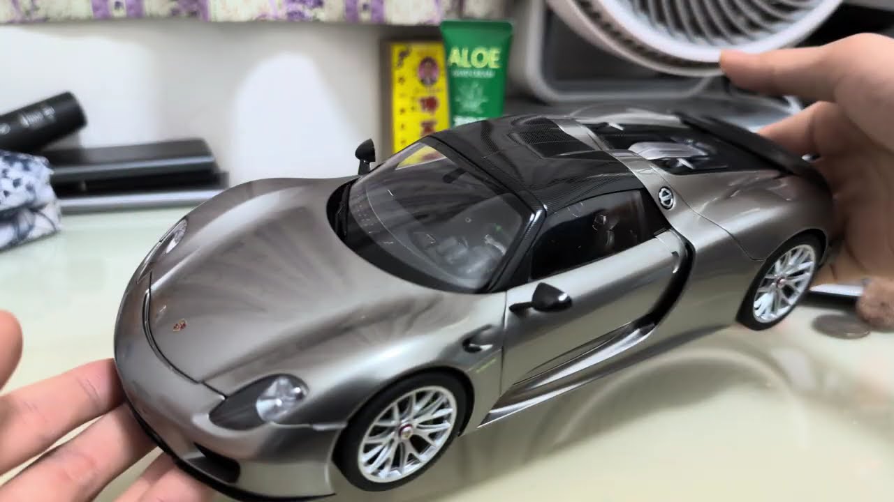 1/18 autoart porsche 918 spyder weissach package liquid metal silver scale model car unboxing review