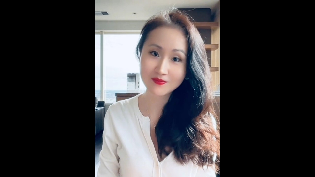 Социалистка AOC хочет баллотироваться в президенты. Кто ей об этом скажет?! 🤣🤣