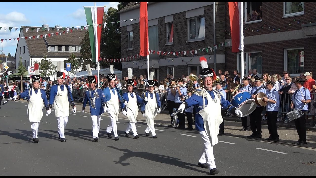 Die große Königsparade in Neuss-Uedesheim zum Schützenfest 2025