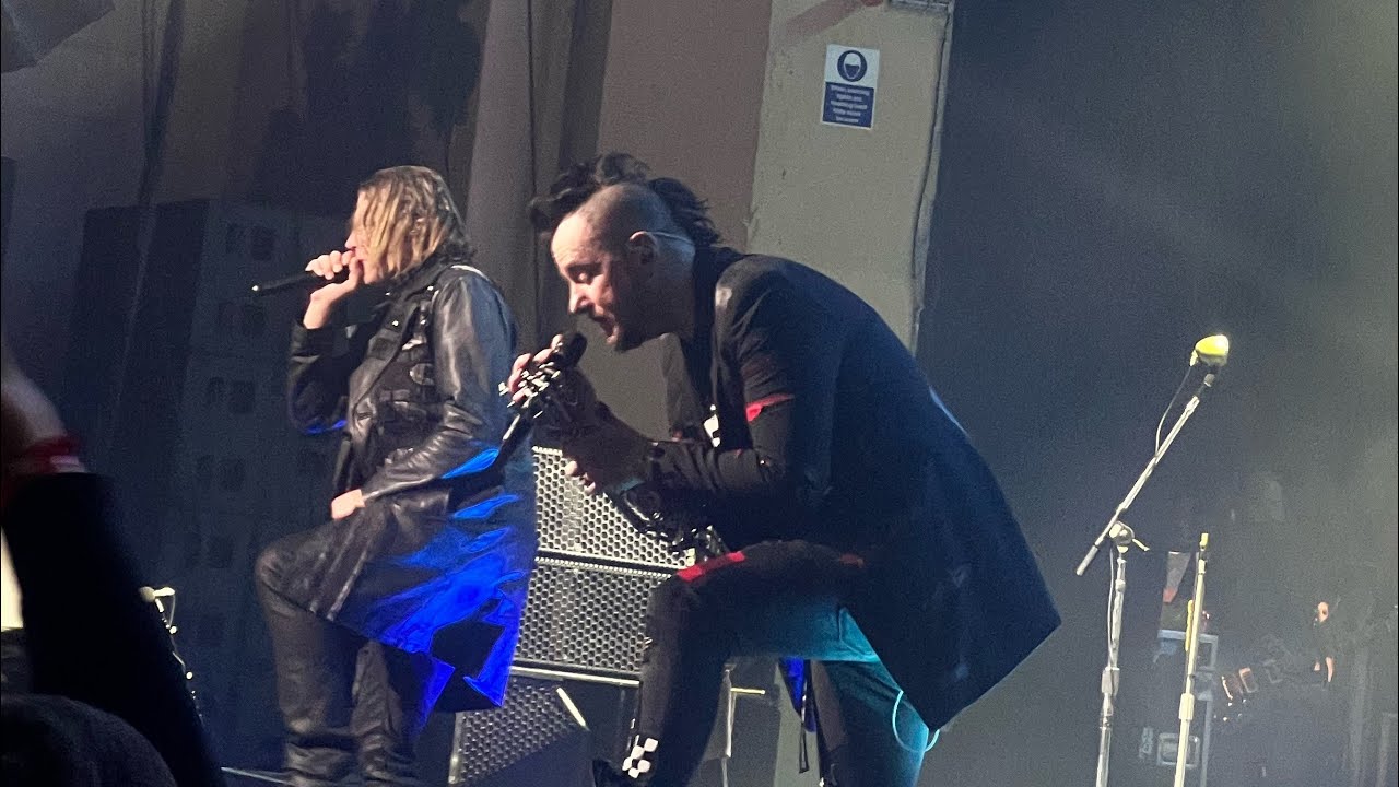 Three Days Grace - Riot (Live At O2 Brixton Academy)