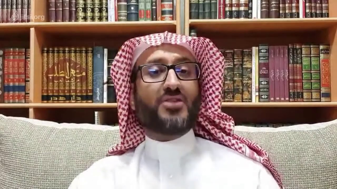 هل يستنكر رواية المجون في كتب الأدب؟