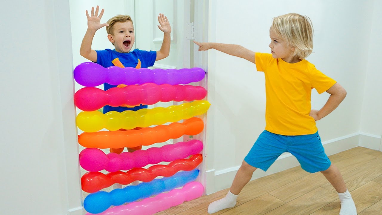 Los niños juegan con globos - Historias divertidas para niños
