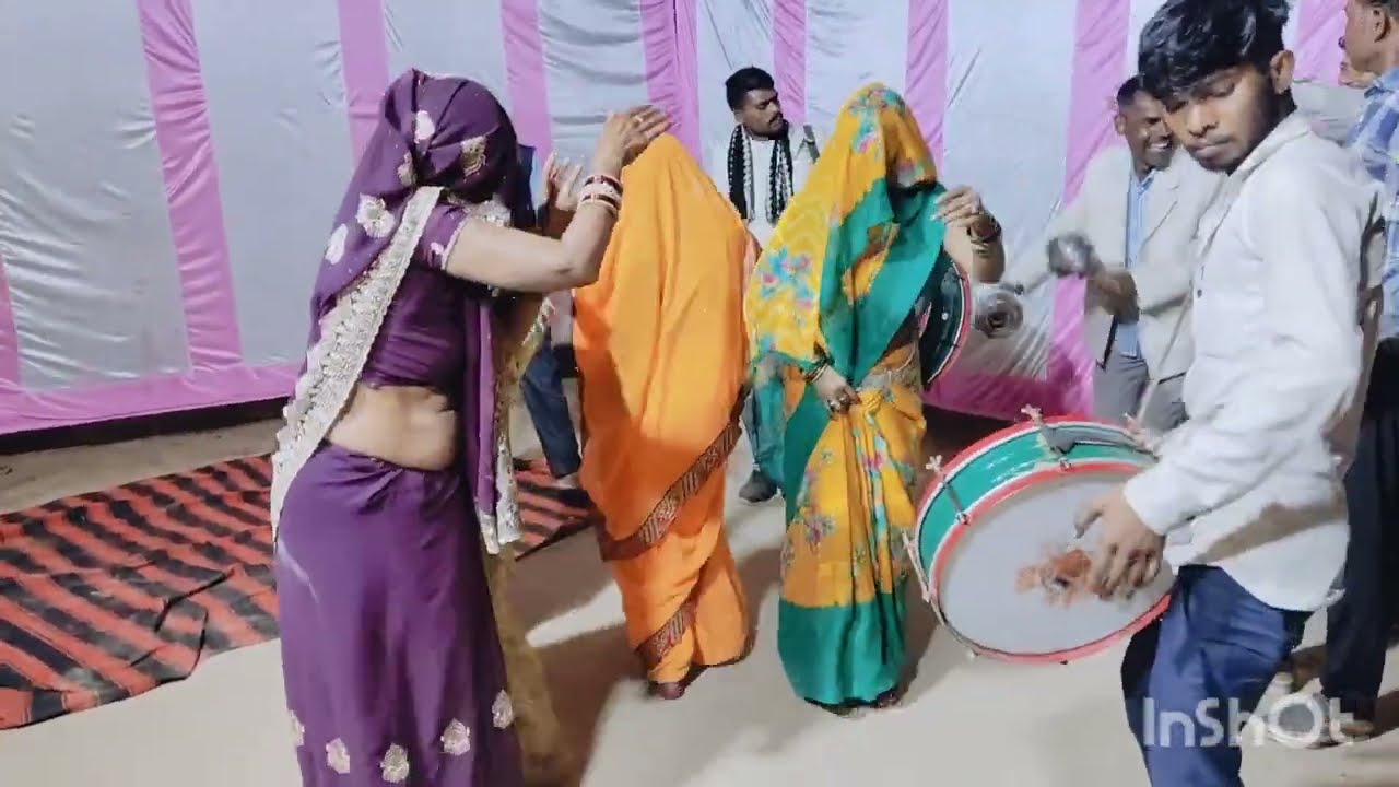 सीधी सिंगरौली जिले का बघेली डांस||गोरी नजर न मिलाए हम चुनरिया से होजाला😂#sidhi_jile_ka_bagheli_dance