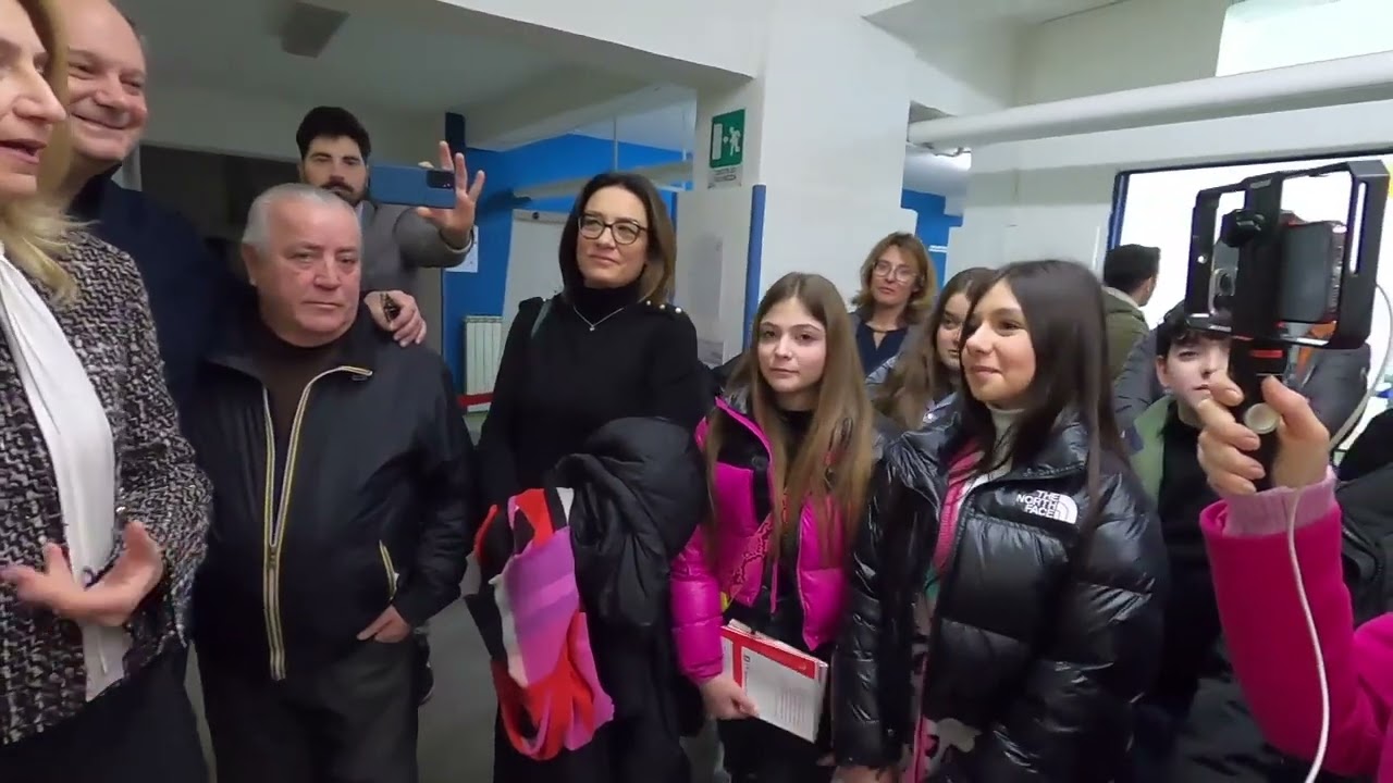 Inaugurazione del Murale di Annalisa e la Biblioteca diffusa sull'ambiente