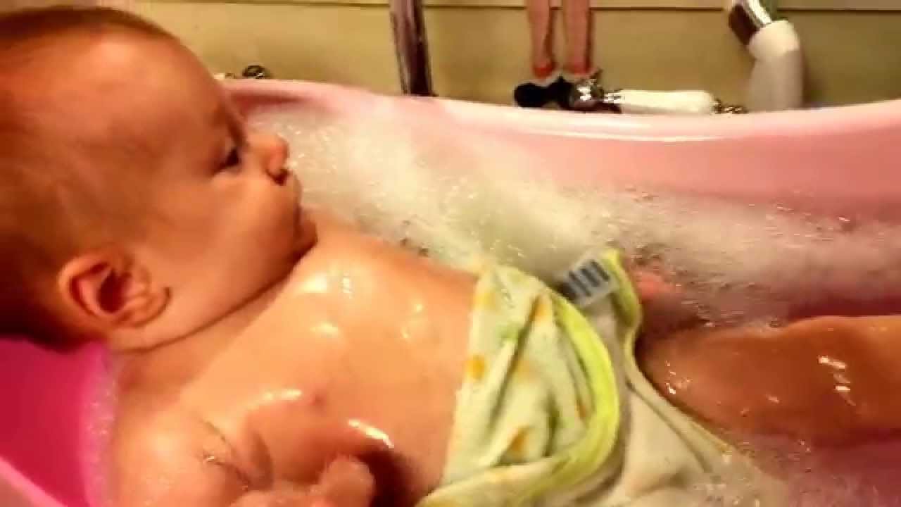 Jadelynn pooping in the bath! 11 weeks old