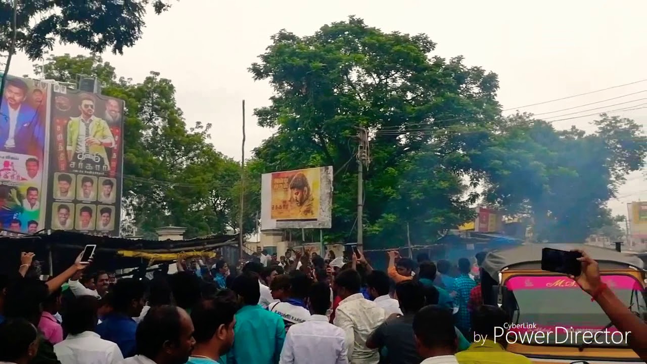 Sarkar movie fdfs fans show first day first show 😍😘😘