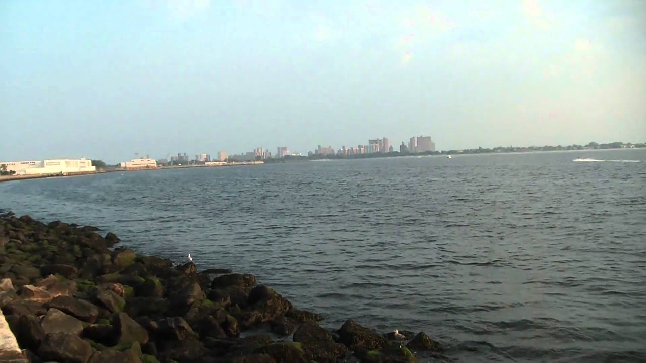 Atlantic Ocean NYC Filmed With New Samsung HD HMXH100 Camcorder