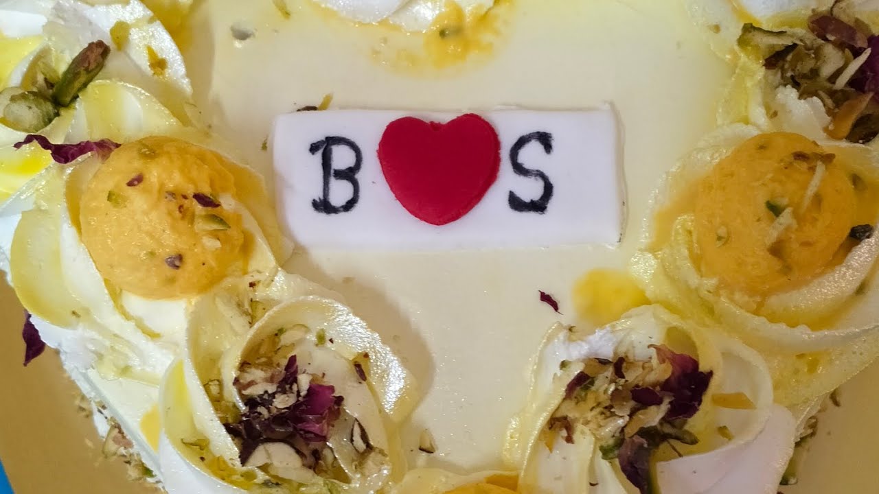 Valentine's day par aaya mujhe Rasmalai cake order Rasmalai flavour cake design decorations 