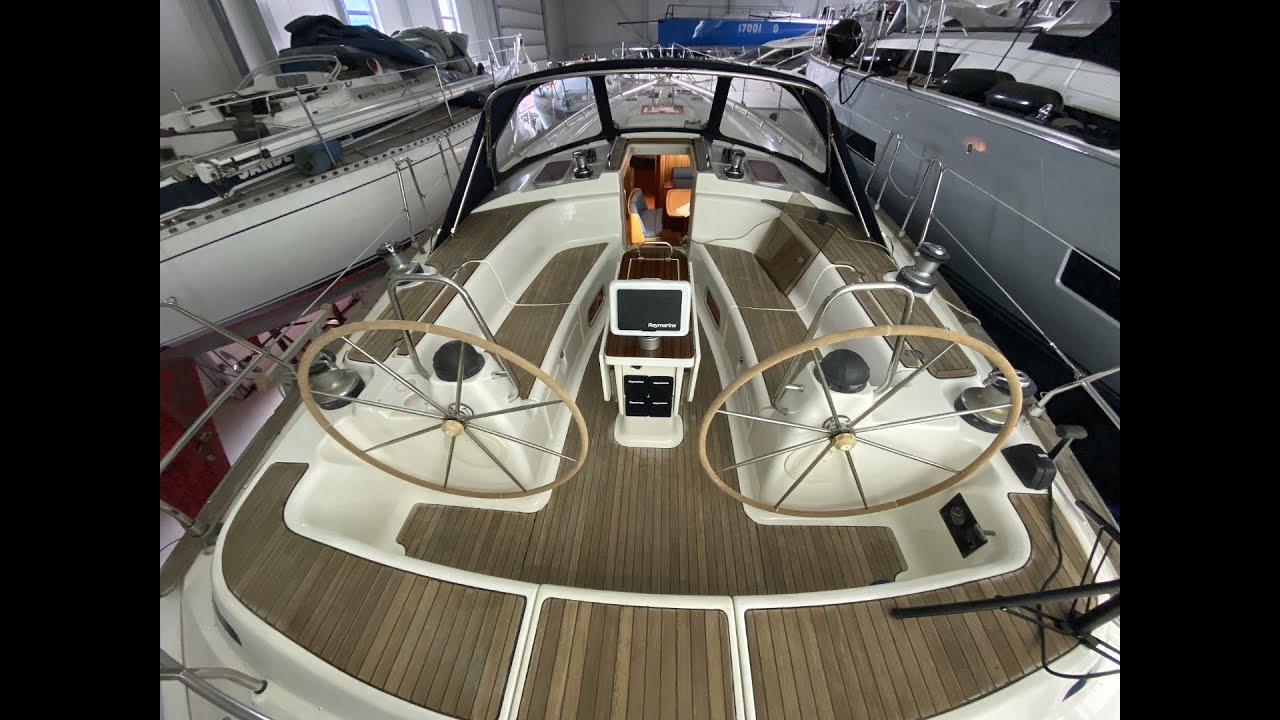 White Whale Yachtbrokers Willemstad -  Bavaria 44 3, 2003