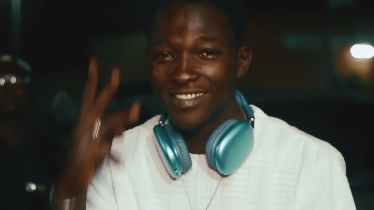 MBX - LA R&Eacute;-7(OFFICIEL VISUALISER)