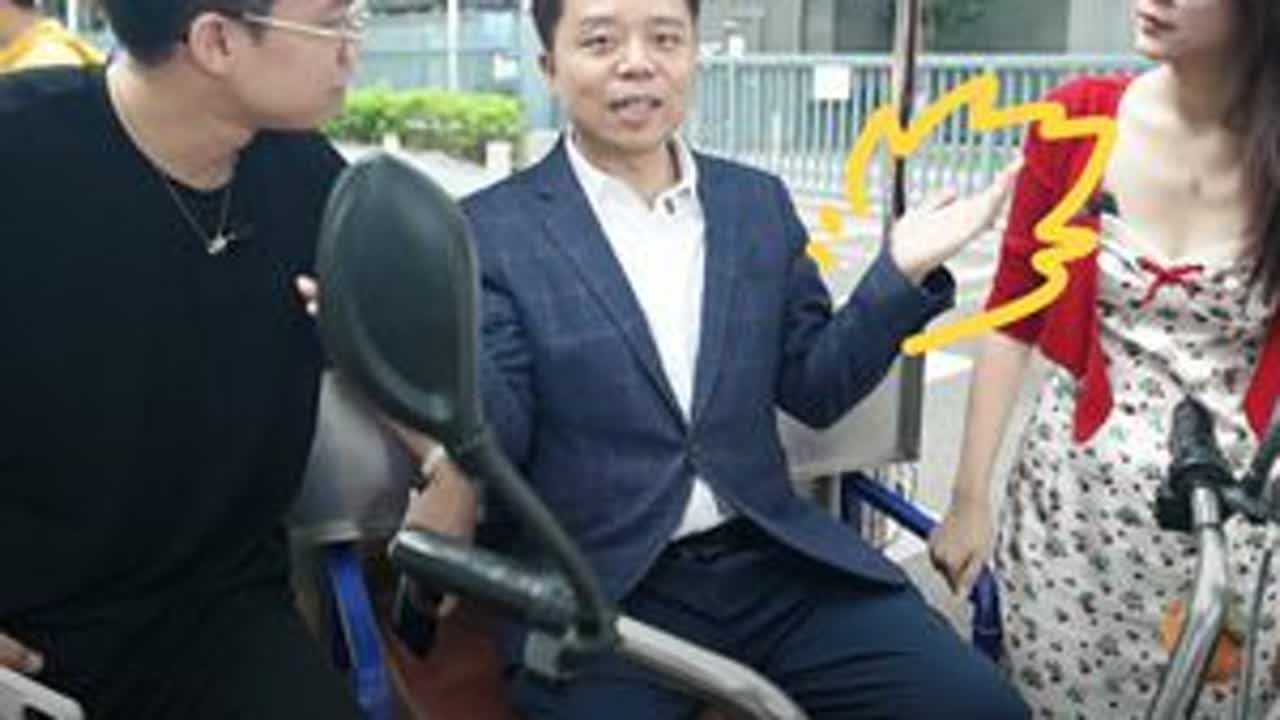 一加蓝帅秒变贴膜主理人，OPPO服务为你全天守候#贴心服务畅玩无忧 #打卡OPPO服务 #一加15 #一加Ace6